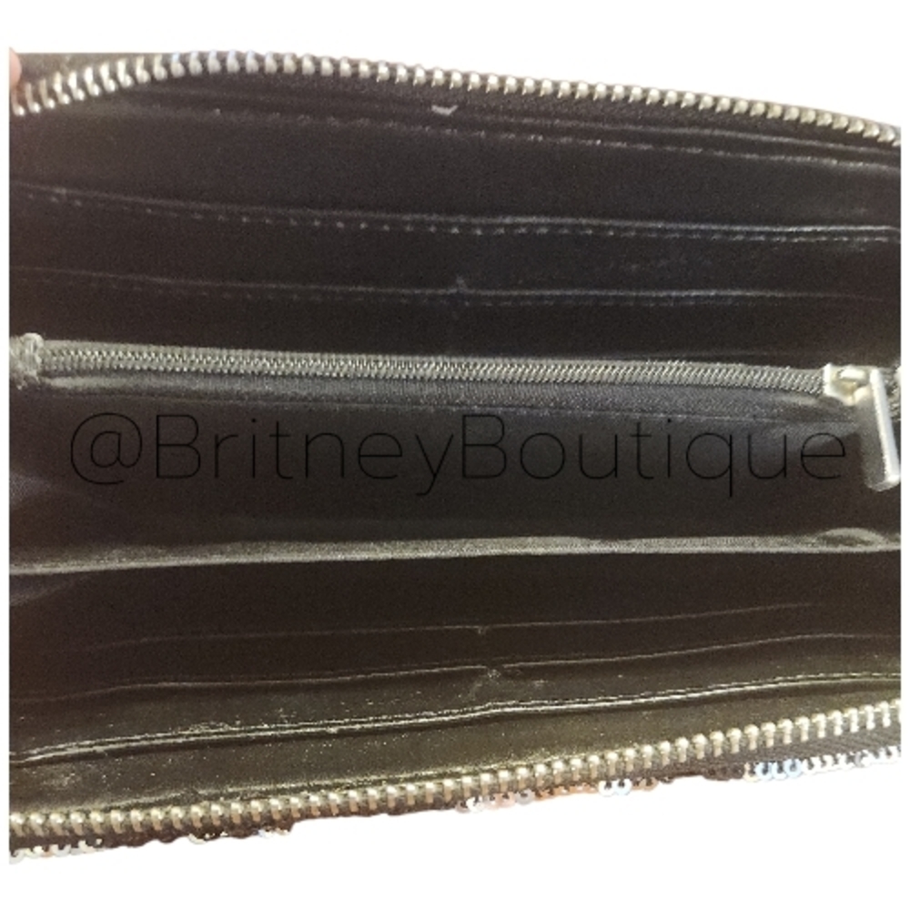 Zip Wallet - Picture 2 of 3